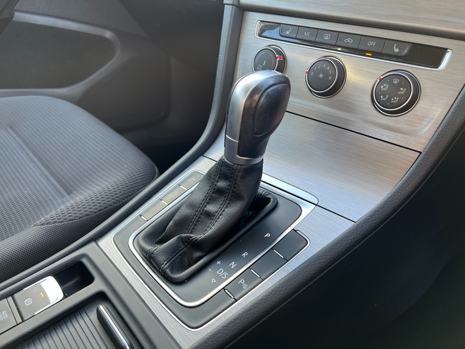 Used Volkswagen Golf 2017 for sale - 77006306: Photo 30