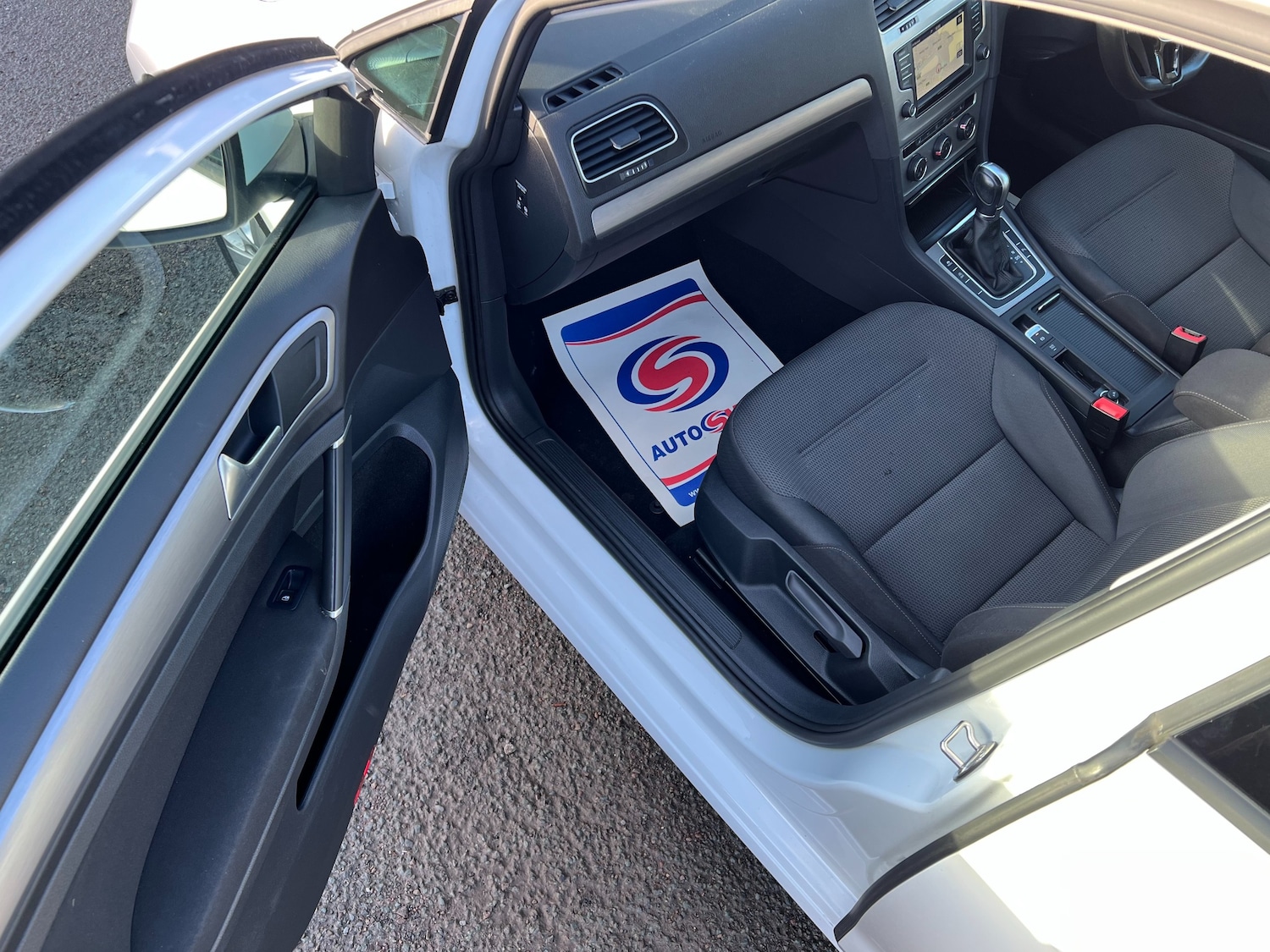 Used Volkswagen Golf 2017 for sale - 77006306: Photo 42