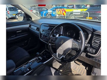 Used Mitsubishi Outlander 2017 for sale - 78794018: Photo