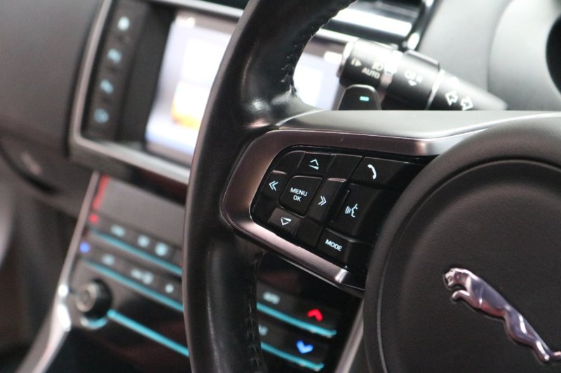 Used Jaguar XE 2015 for sale - 77283759: Photo 43