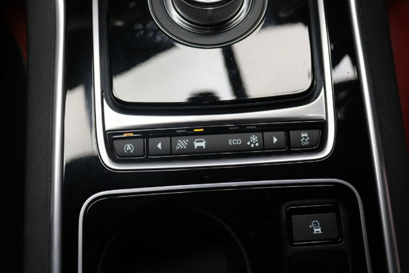 Used Jaguar XE 2015 for sale - 77283759: Photo 49