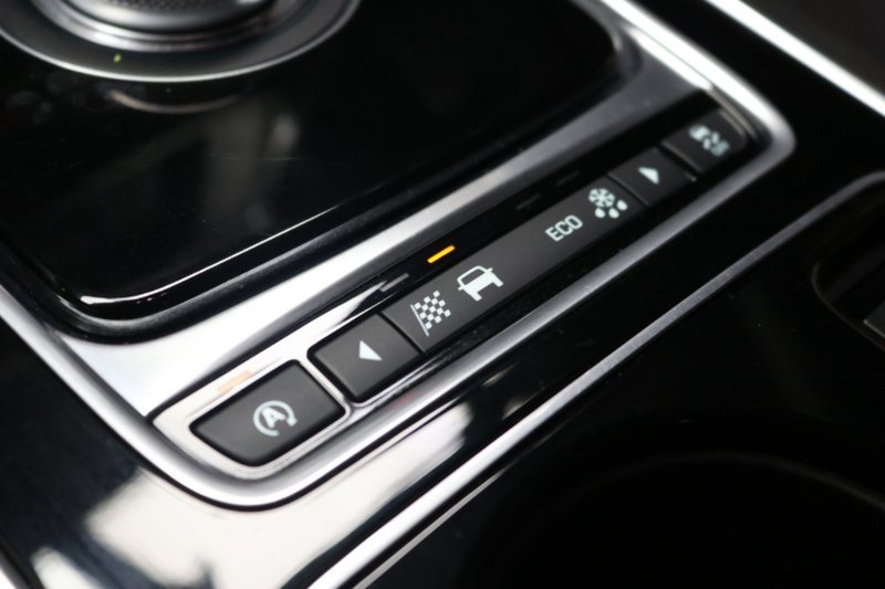 Used Jaguar XE 2015 for sale - 77283759: Photo 54