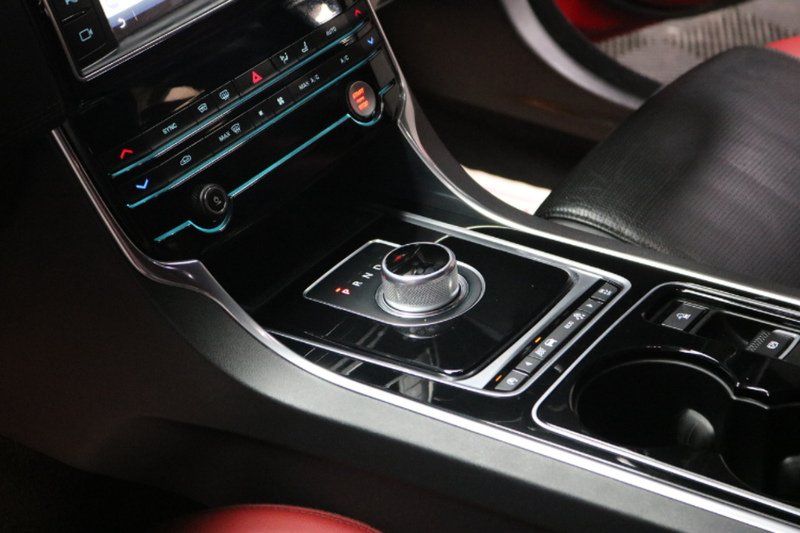 Used Jaguar XE 2015 for sale - 77283759: Photo 65