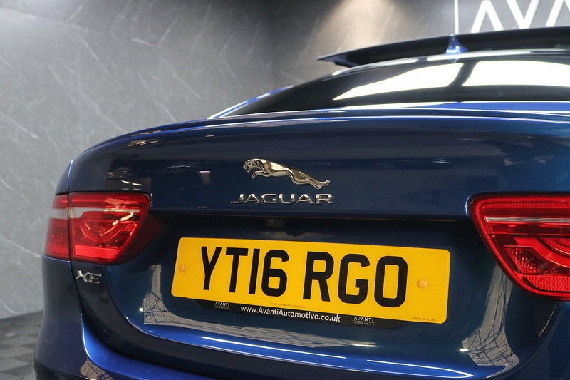 Used Jaguar XE 2016 for sale - 77328676: Photo 11