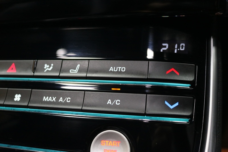 Used Jaguar XE 2016 for sale - 77328676: Photo 46