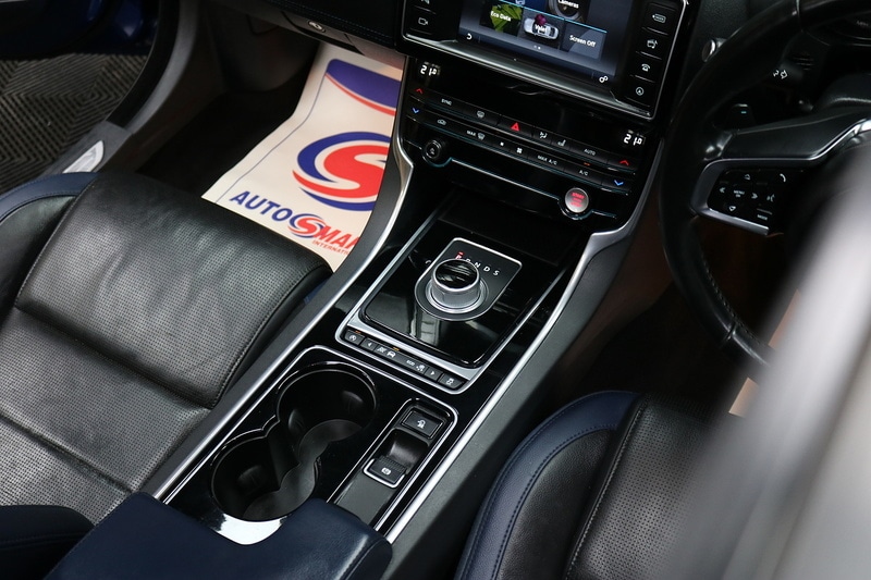 Used Jaguar XE 2016 for sale - 77328676: Photo 63