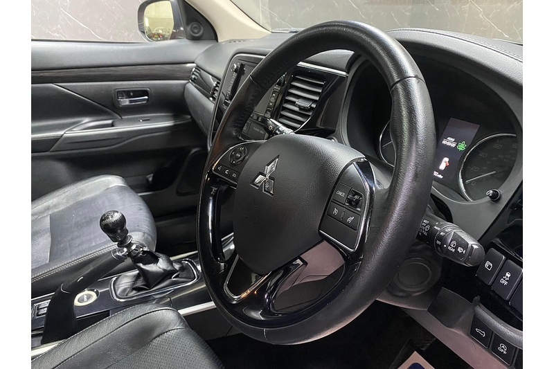 Used Mitsubishi Outlander 2017 for sale - 77422924: Photo 24