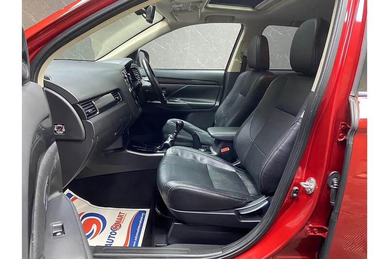 Used Mitsubishi Outlander 2017 for sale - 77422924: Photo 47