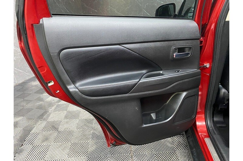 Used Mitsubishi Outlander 2017 for sale - 77422924: Photo 57