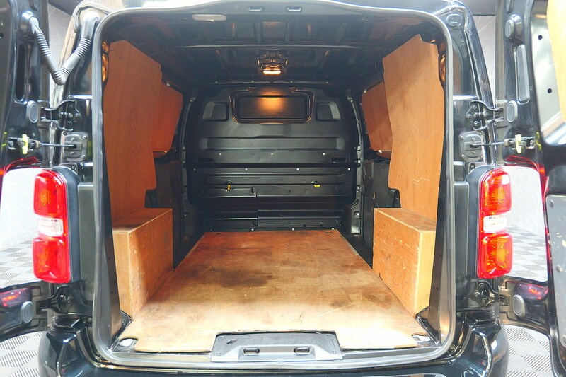 Used Vauxhall Vivaro 2023 for sale - 77027652: Photo 32