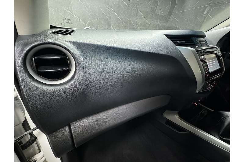 Used Nissan Navara 2016 for sale - 77579517: Photo 37