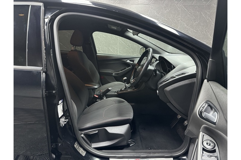 Used Ford Focus 2017 for sale - 77422907: Photo 21