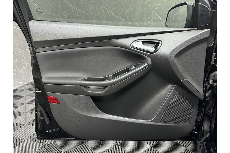 Used Ford Focus 2017 for sale - 77422907: Photo 43