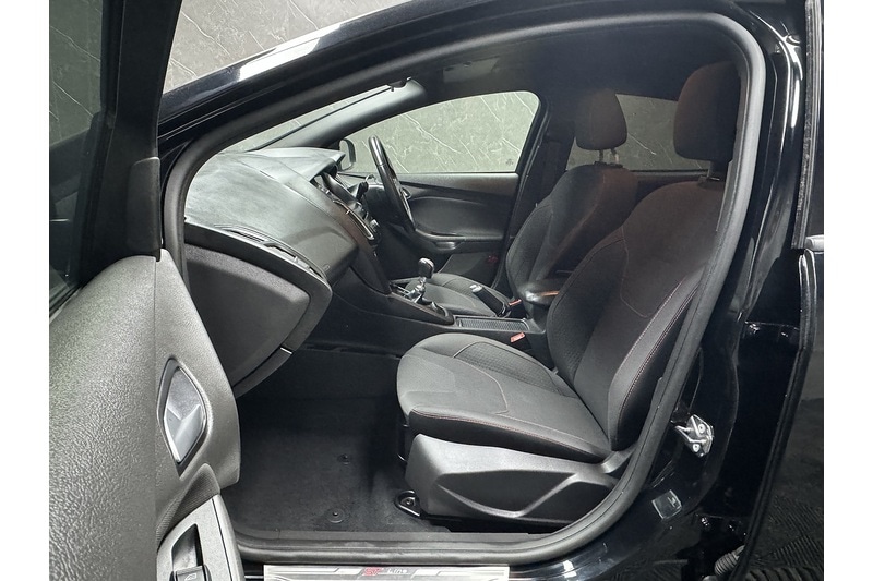 Used Ford Focus 2017 for sale - 77422907: Photo 44