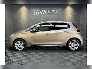 Used Peugeot 208 2013 for sale - 79450556: Photo