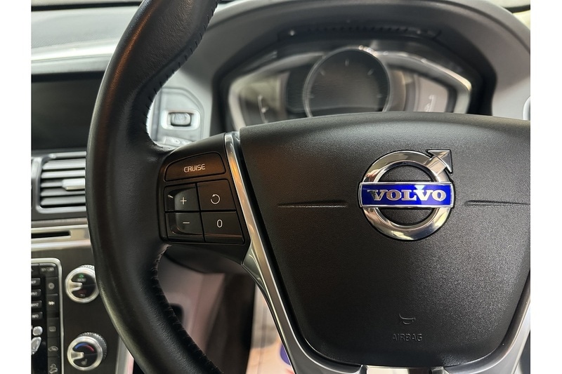 Used Volvo XC60 2015 for sale - 77027678: Photo 32