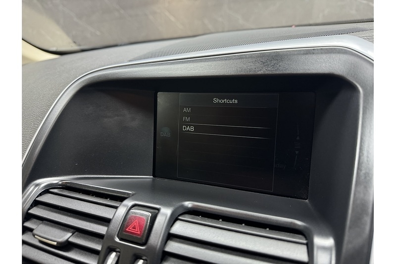 Used Volvo XC60 2015 for sale - 77027678: Photo 37