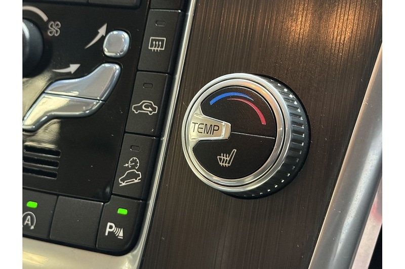 Used Volvo XC60 2015 for sale - 77027678: Photo 40