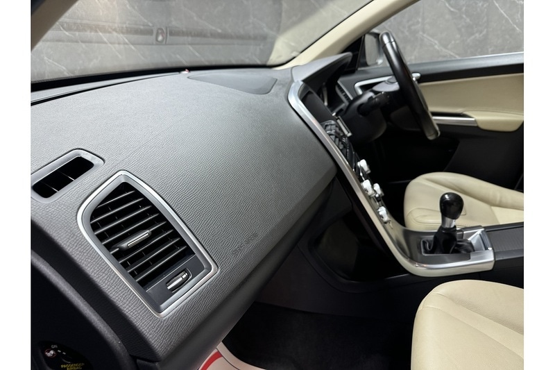 Used Volvo XC60 2015 for sale - 77027678: Photo 58