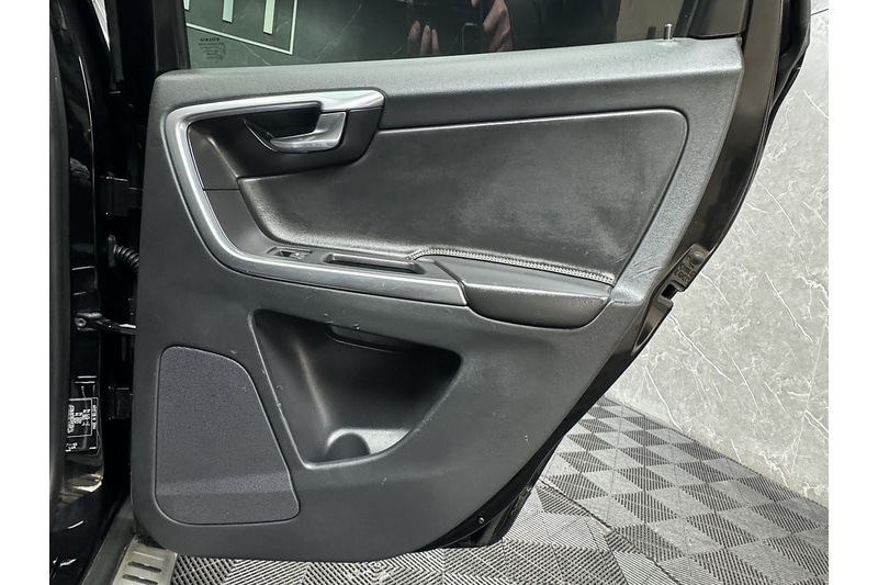 Used Volvo XC60 2015 for sale - 77465270: Photo 42