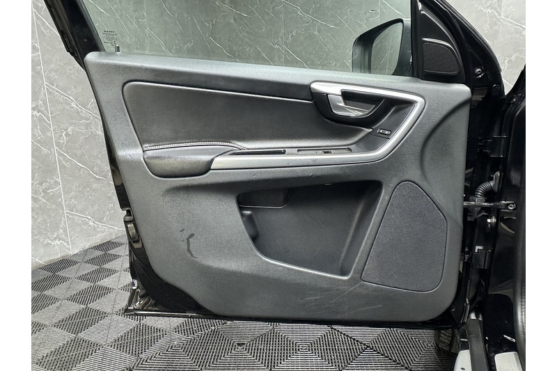 Used Volvo XC60 2015 for sale - 77465270: Photo 52