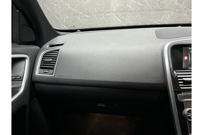 Used Volvo XC60 2015 for sale - 77465270: Photo 64