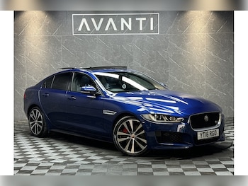 Used Jaguar XE 2016 for sale - 77027667: Photo