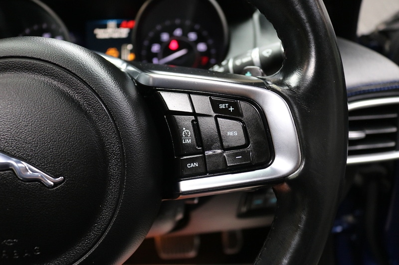 Used Jaguar XE 2016 for sale - 77027667: Photo 43