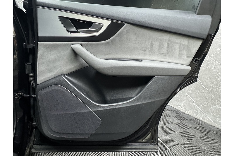 Used Audi Q7 2015 for sale - 77418347: Photo 36