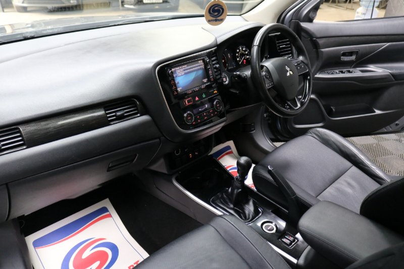 Used Mitsubishi Outlander 2017 for sale - 77027706: Photo 16