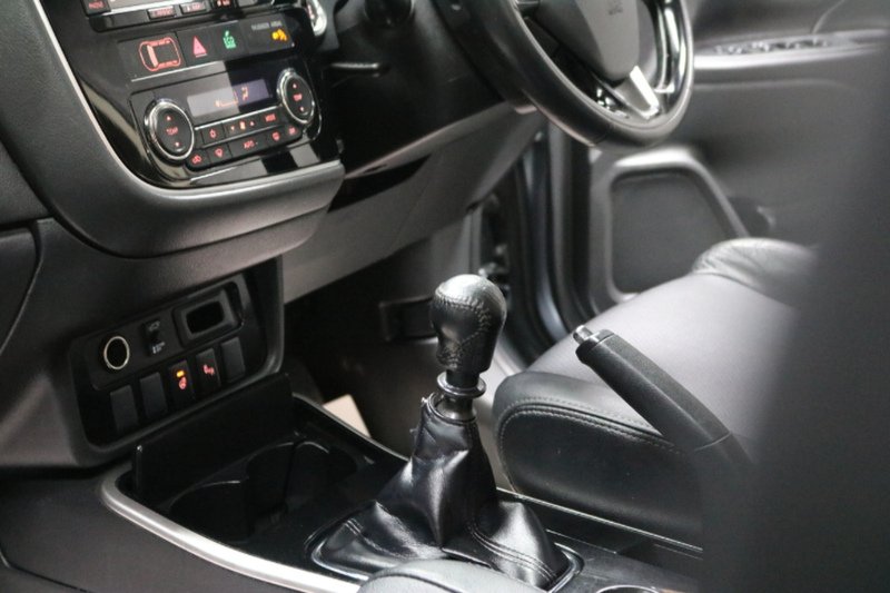 Used Mitsubishi Outlander 2017 for sale - 77027706: Photo 19