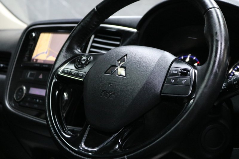 Used Mitsubishi Outlander 2017 for sale - 77027706: Photo 29