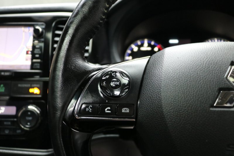 Used Mitsubishi Outlander 2017 for sale - 77027706: Photo 33