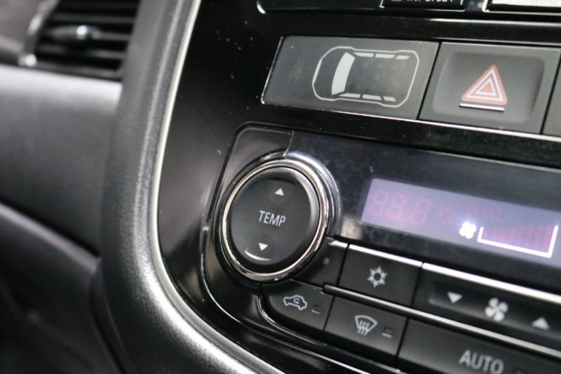 Used Mitsubishi Outlander 2017 for sale - 77027706: Photo 41