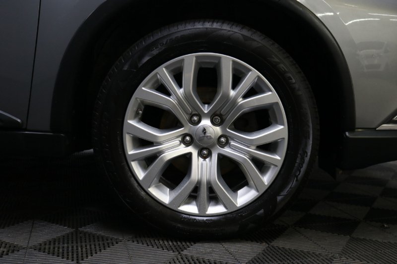 Used Mitsubishi Outlander 2017 for sale - 77027706: Photo 48