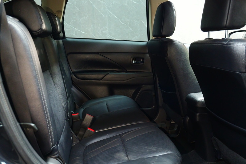 Used Mitsubishi Outlander 2018 for sale - 77027717: Photo 43