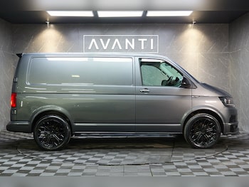 Used Volkswagen Transporter 2017 for sale - 77027626: Photo