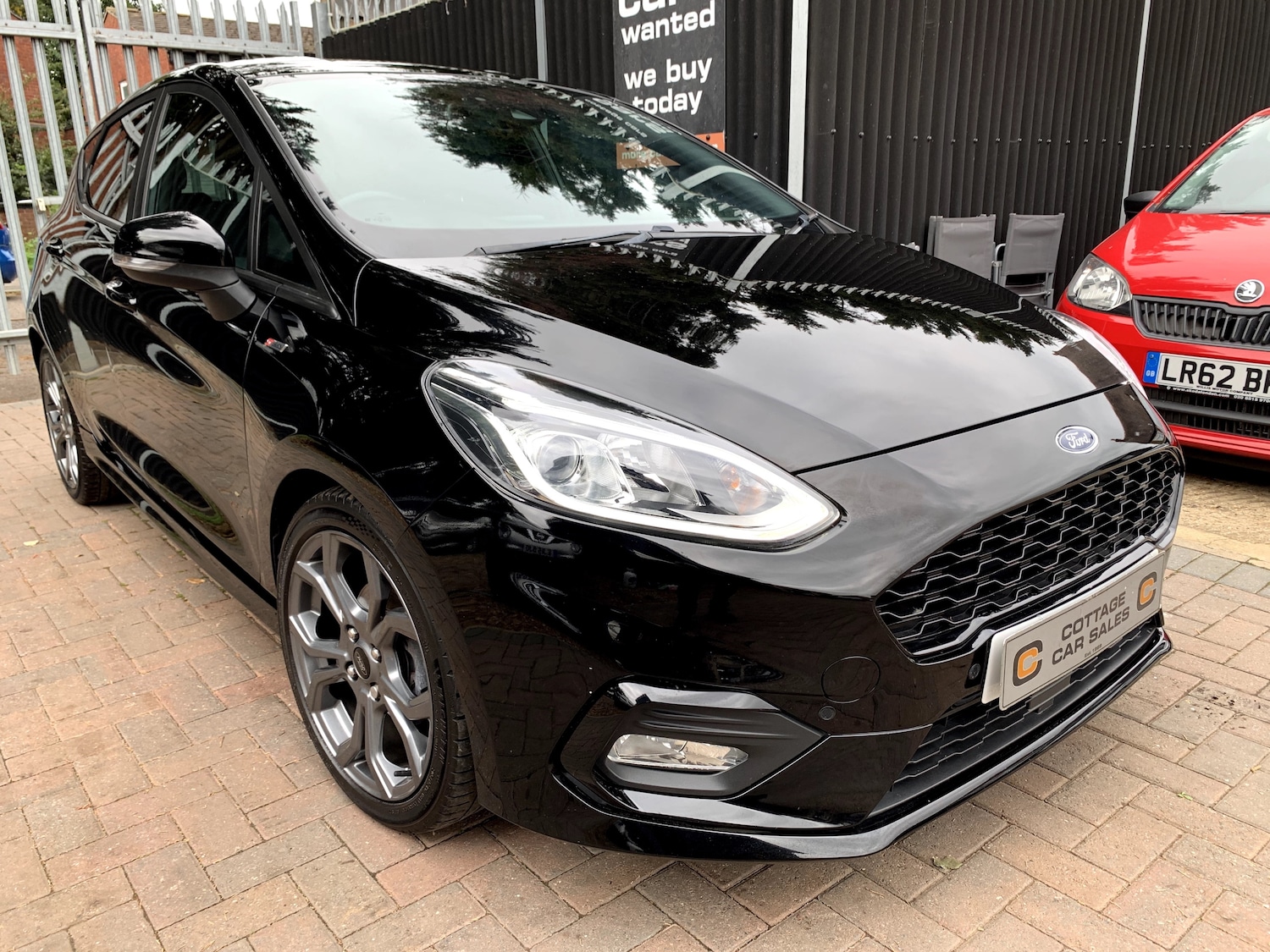 Used Ford Fiesta 2018 for sale - 76198131: Photo 1