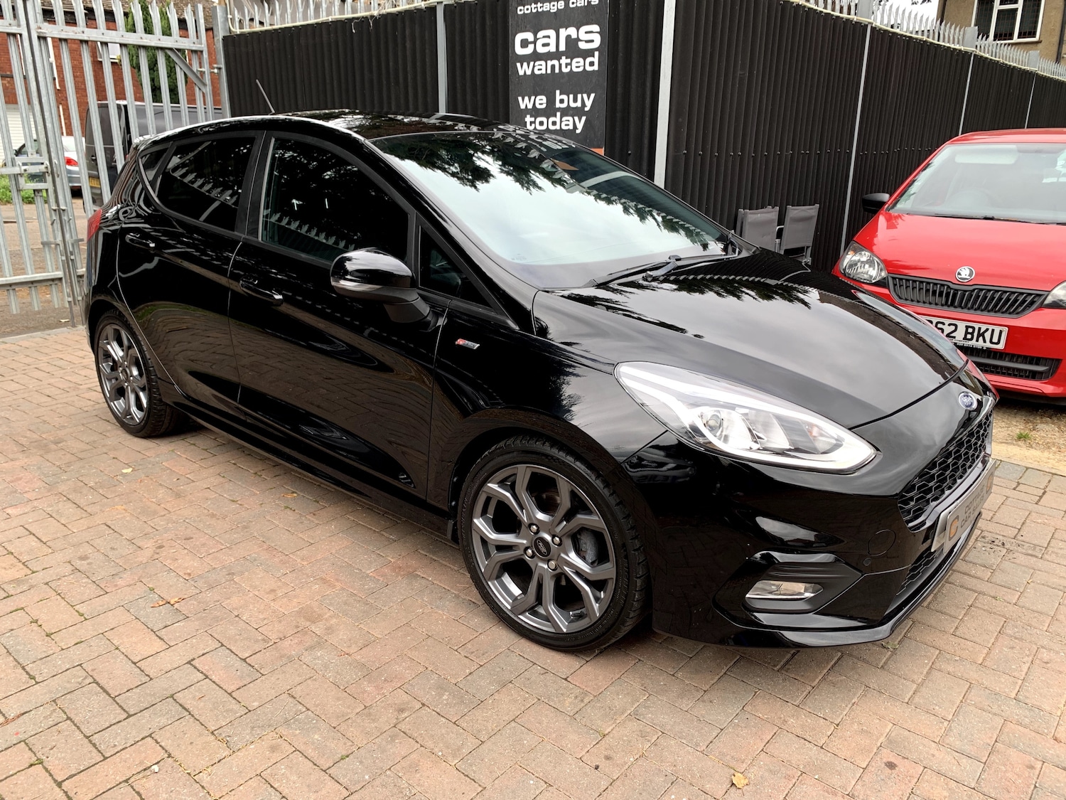 Used Ford Fiesta 2018 for sale - 76198131: Photo 3