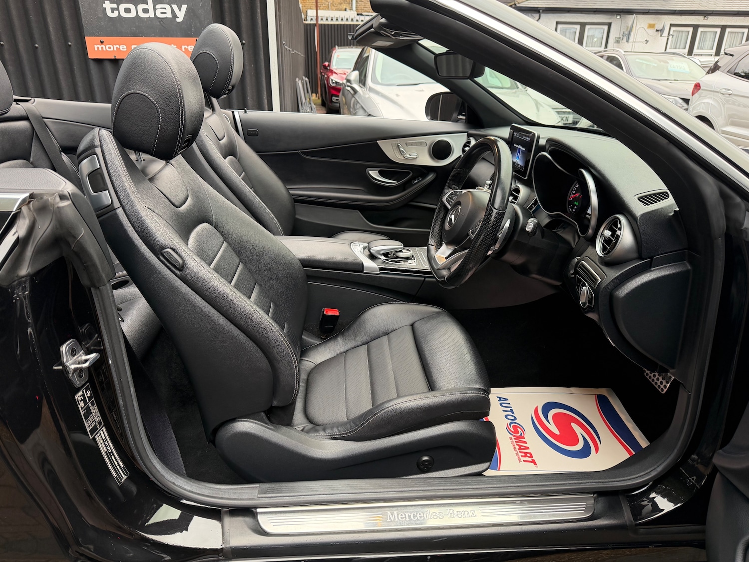 Used Mercedes-Benz C Class 2018 for sale - 76783283: Photo 12