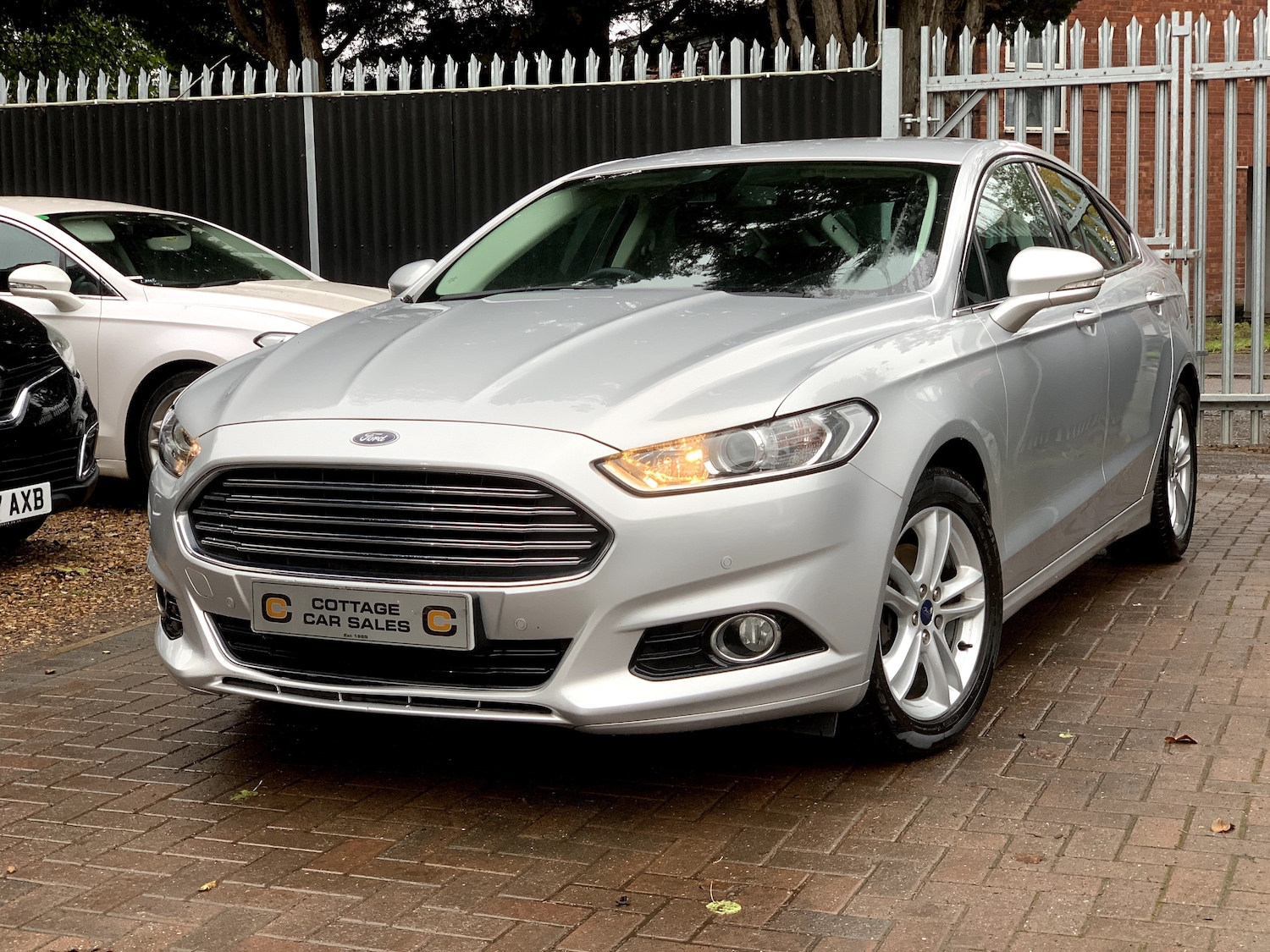 Used Ford Mondeo 2015 for sale - 76767464: Photo 4