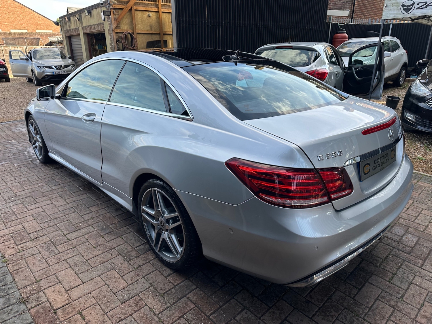 Used Mercedes-Benz E-Class 2015 for sale - 76102054: Photo 8
