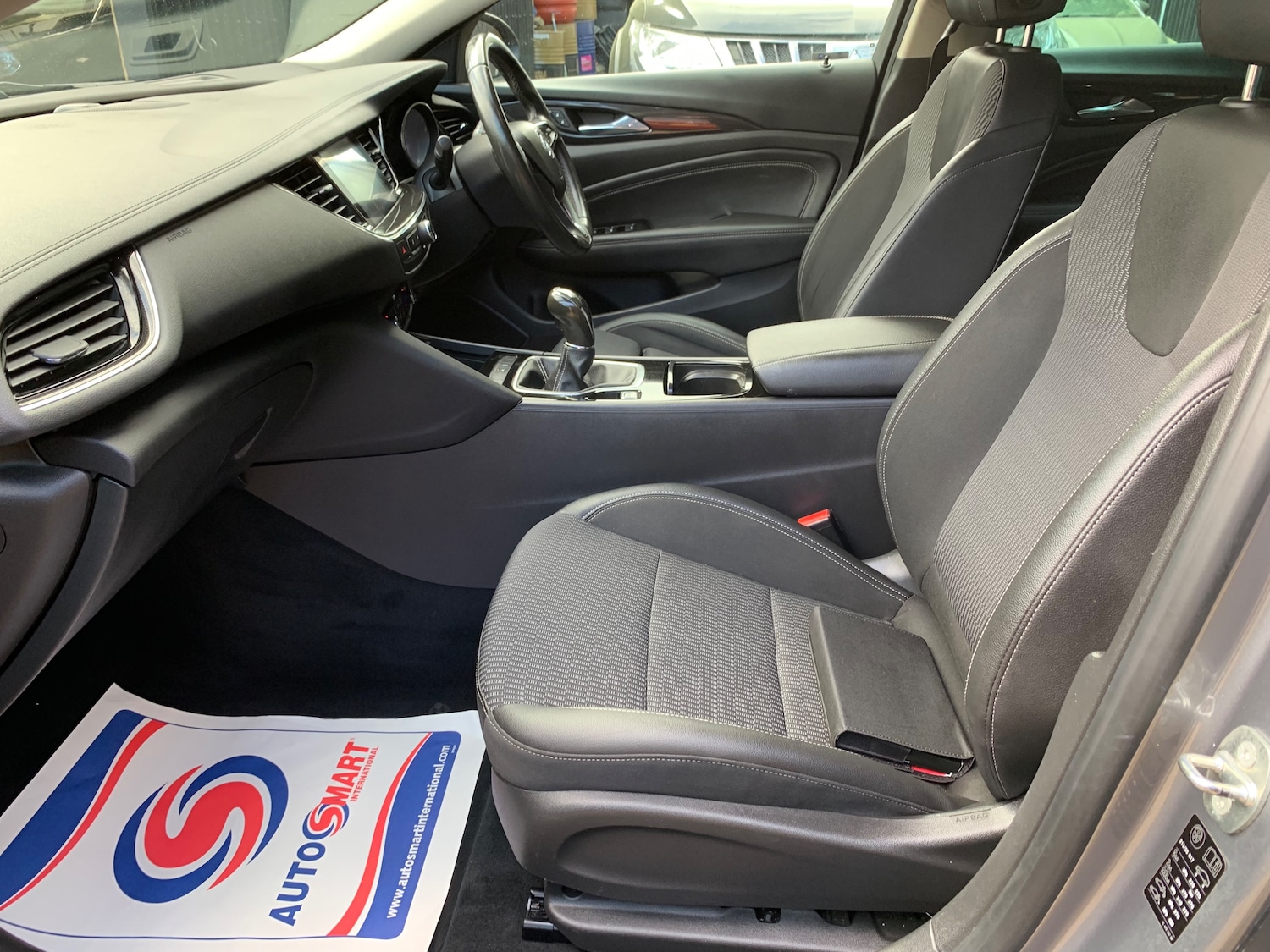 Used Vauxhall Insignia 2018 for sale - 77650428: Photo 16