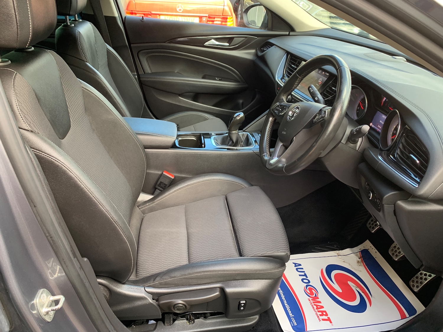 Used Vauxhall Insignia 2018 for sale - 77650428: Photo 8