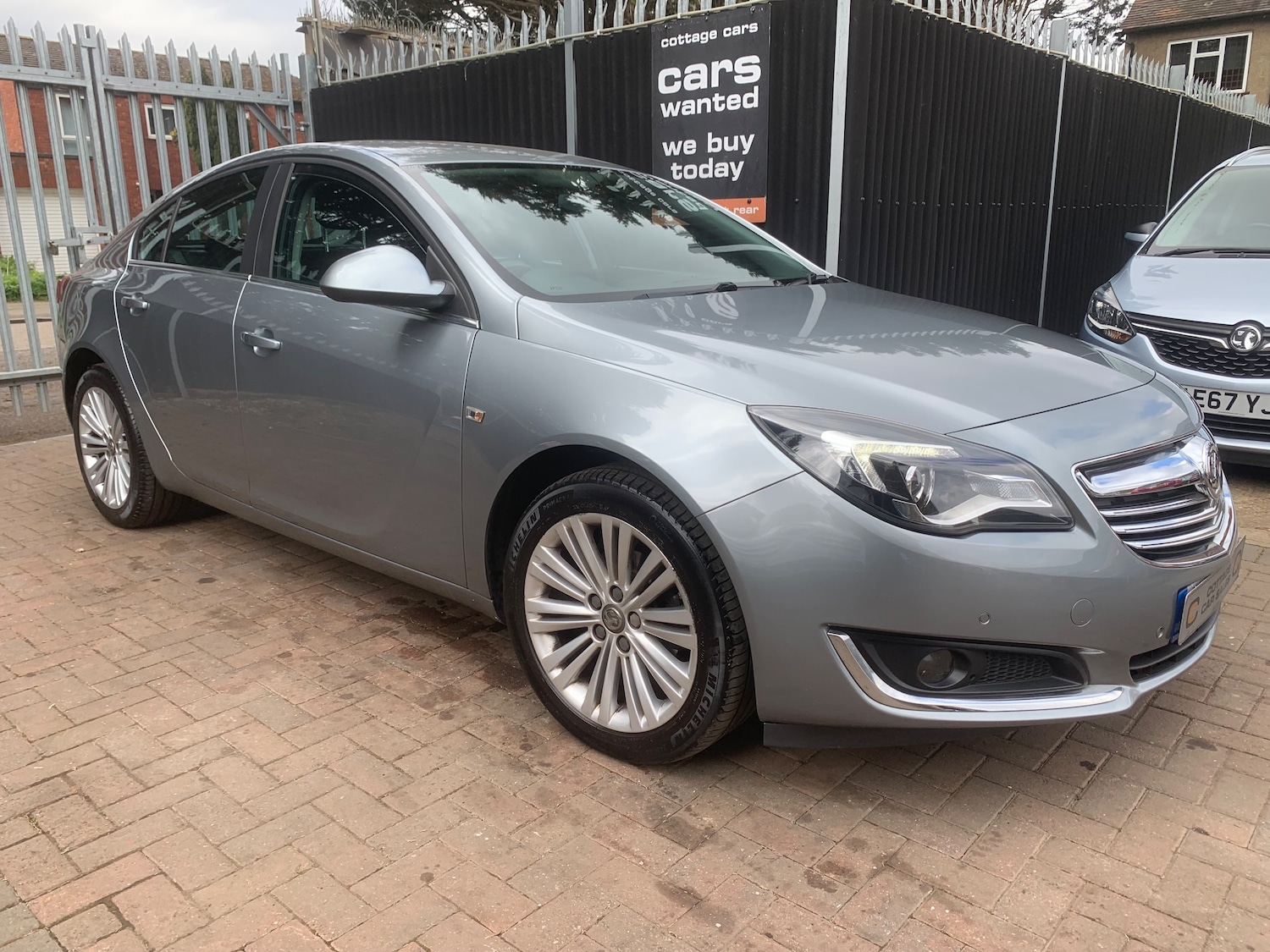 Used Vauxhall Insignia 2015 for sale - 78134817: Photo 2