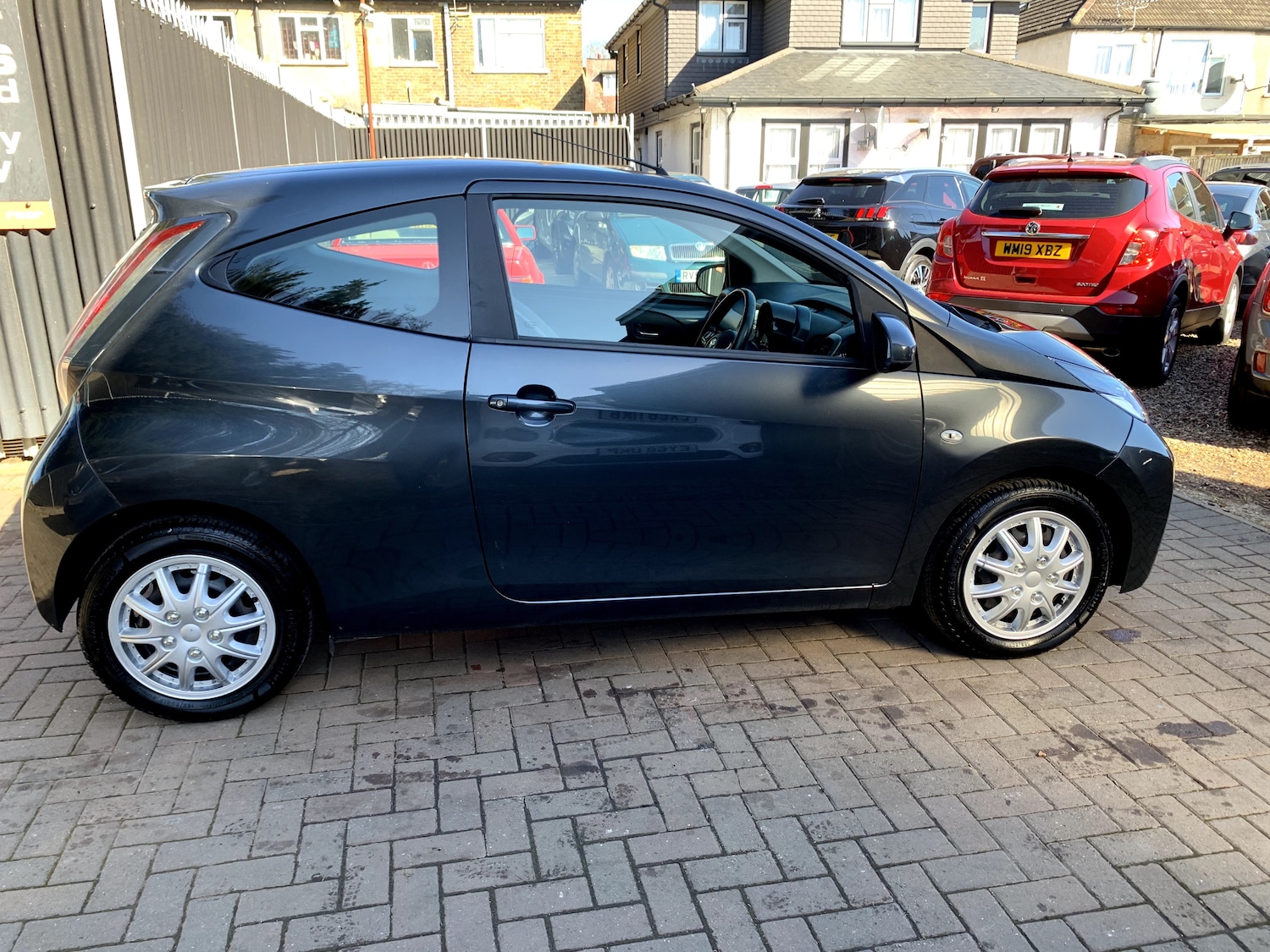 Used Toyota AYGO 2016 for sale - 77951704: Photo 3