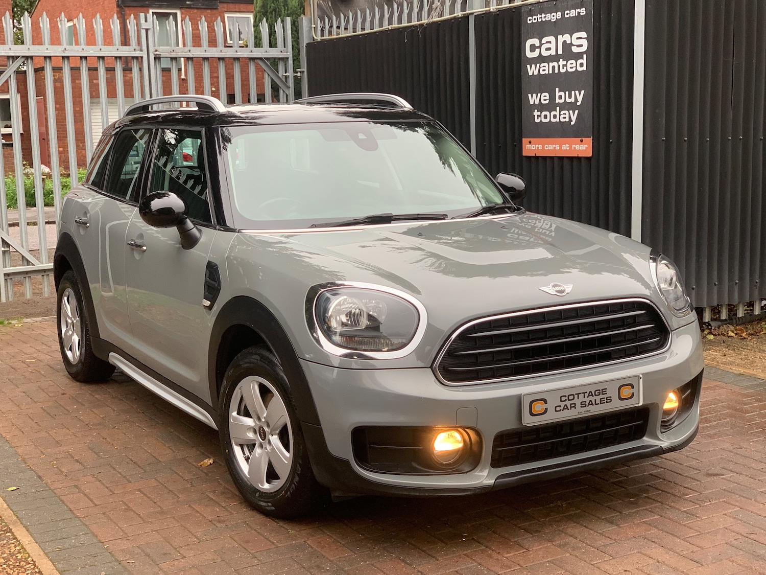 Used MINI Countryman 2017 for sale - 76405795: Photo 1
