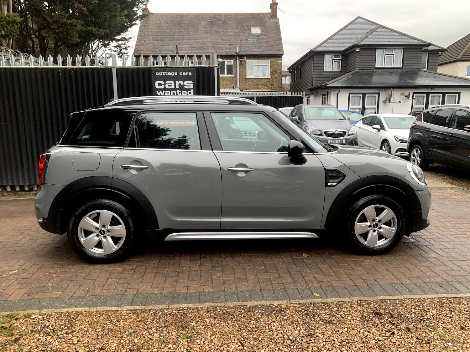 Used MINI Countryman 2017 for sale - 76405795: Photo 2
