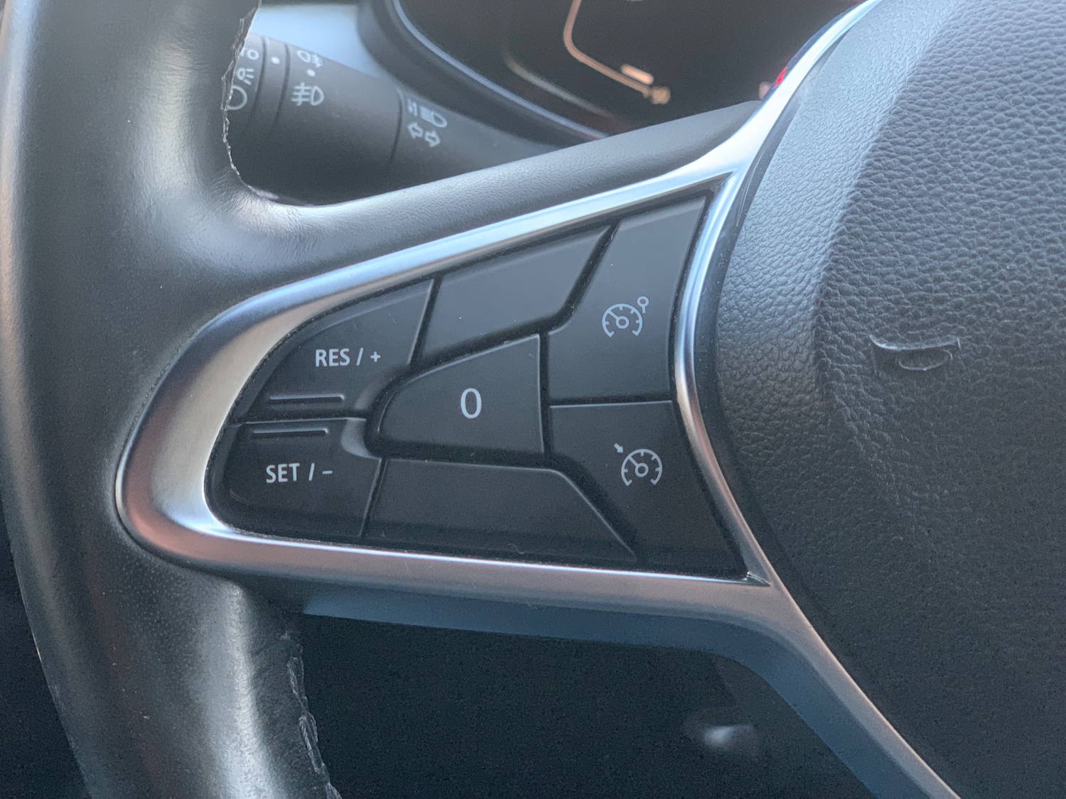 Used Renault Clio 2019 for sale - 76946031: Photo 16