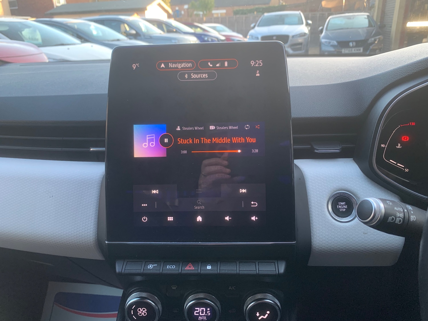 Used Renault Clio 2019 for sale - 76946031: Photo 19